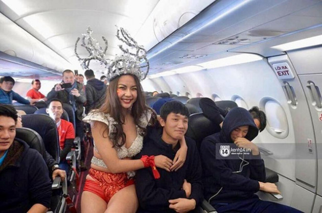  10 năm ấn tượng của Vietjet Air: Mô hình hàng không giá rẻ, chiến lược “bikini airlines” và nữ tỷ phú đô la duy nhất của Việt Nam - Ảnh 4.