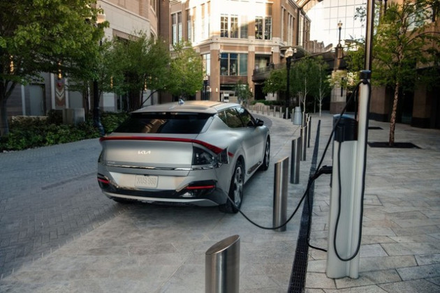 2 thương hiệu châu Á rất quen thuộc với người Việt đang âm thầm vượt mặt Tesla, sở hữu loại xe điện hot nhất nước Mỹ - Ảnh 2.