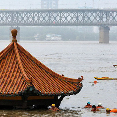 27/31 tỉnh TQ hứng hồng thủy: Gần 40 triệu người gặp họa, kích hoạt "sự bảo hiểm cuối cùng" ngăn lũ Trường Giang