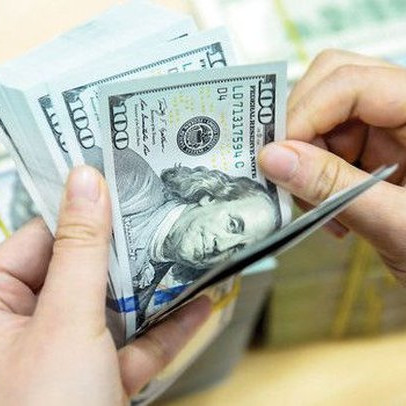 ACBS: NHNN đã bán ra 21 tỷ USD dự trữ ngoại tệ từ đầu năm, có thể nâng lãi suất điều hành thêm 0,75 điểm %