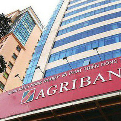 Agribank nói đã khóa tài khoản nhưng tiền của khách hàng vẫn "bốc hơi" trong đêm