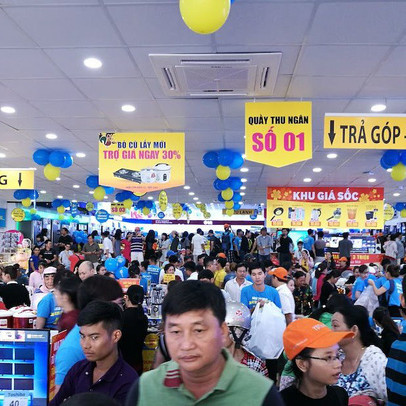 Ai cũng nói thị trường điện thoại Việt Nam bão hoà, sao chưa ai "chết"?