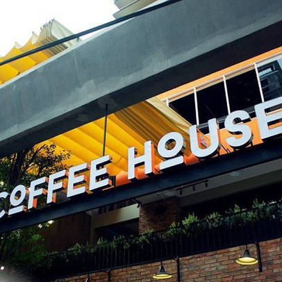 Ai đang làm CEO The Coffee House?