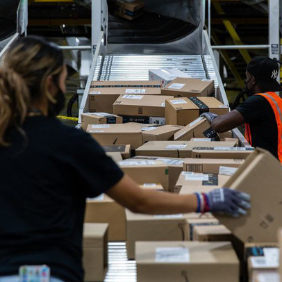 Amazon có thể bị ép bán bộ phận logistics