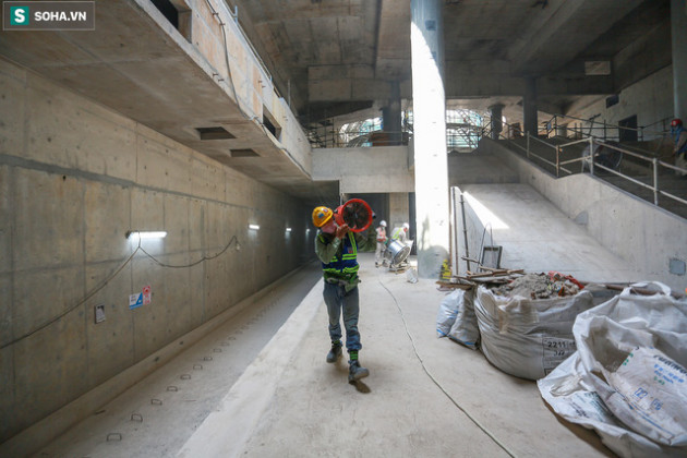 [Ảnh] Cận cảnh ga ngầm metro có giếng trời xuyên xuống lòng đất giữa trung tâm Sài Gòn - Ảnh 15.