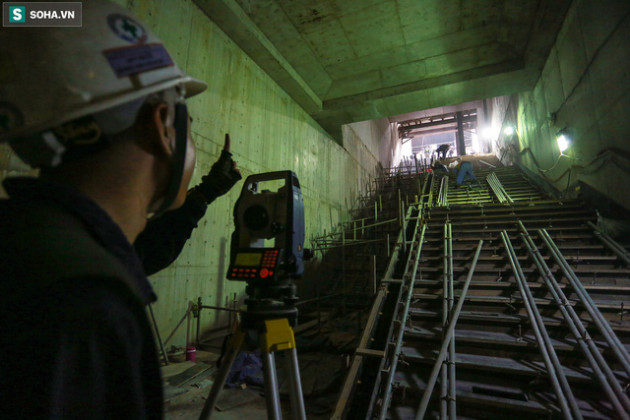 [Ảnh] Cận cảnh ga ngầm metro có giếng trời xuyên xuống lòng đất giữa trung tâm Sài Gòn - Ảnh 9.