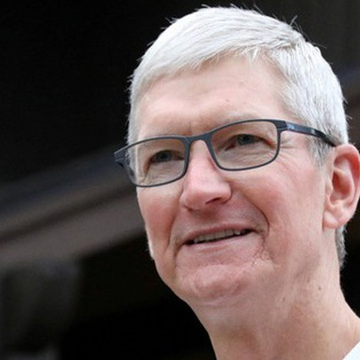 Apple giảm 40% lương thưởng của Tim Cook