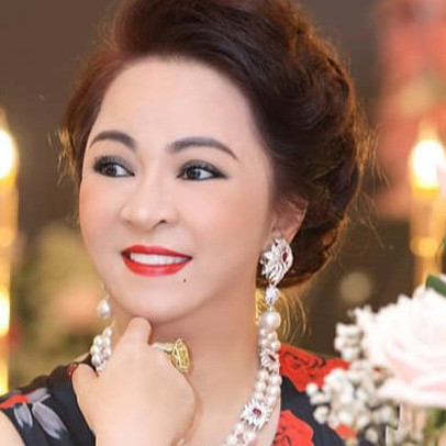 Bà Nguyễn Phương Hằng từng là tay buôn bất động sản có tiếng, kiếm tiền từ năm 25 tuổi, chưa từng một lần thất bại trên thương trường