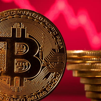 Bám đuổi thị trường chứng khoán, Bitcoin mất 10% chỉ trong một phiên, nguy cơ xuống 20.000 USD