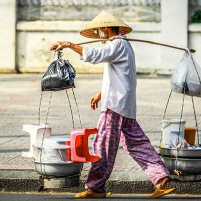 Bán hàng rong, xe ôm được nhận hỗ trợ từ gói 62.000 tỷ đồng