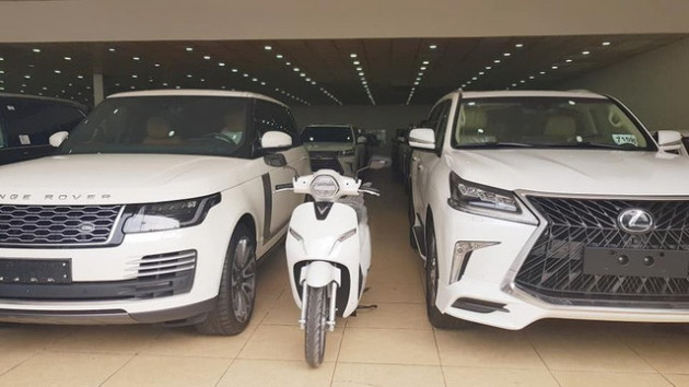 Bán xe thời VinFast: Rao Range Rover, Lexus LX570 tặng ngay xe điện Klara - Ảnh 2.