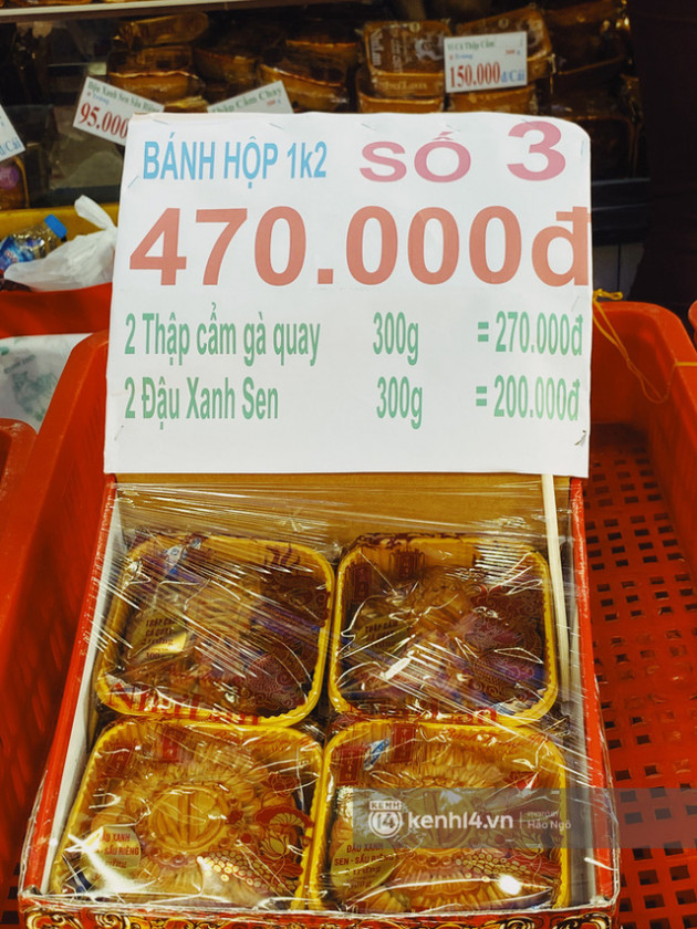 Bánh Trung thu Như Lan có 50 tuổi vẫn hot nhất Sài Gòn: Shipper đợi 2 tiếng chưa tới lượt, khách sộp mua hẳn 11 triệu tiền bánh! - Ảnh 15.