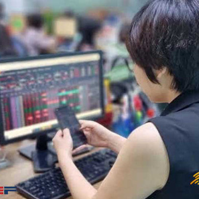 Banker trúng đậm nhờ "ôm" cổ phiếu ngân hàng