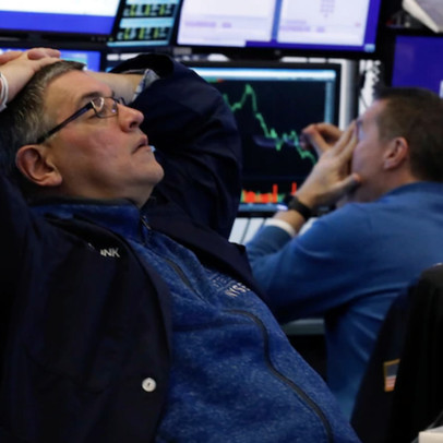 Bất chấp một loạt động thái tích cực từ phía NHTW và Tổng thống Trump, Dow Jones thủng 20.000 điểm ngay đầu phiên
