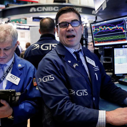 Bất chấp thông tin Mỹ có thể trừng phạt Trung Quốc, Dow Jones tăng hơn 500 điểm, S&P 500 cao hơn 36% so với mức thấp hồi tháng 3
