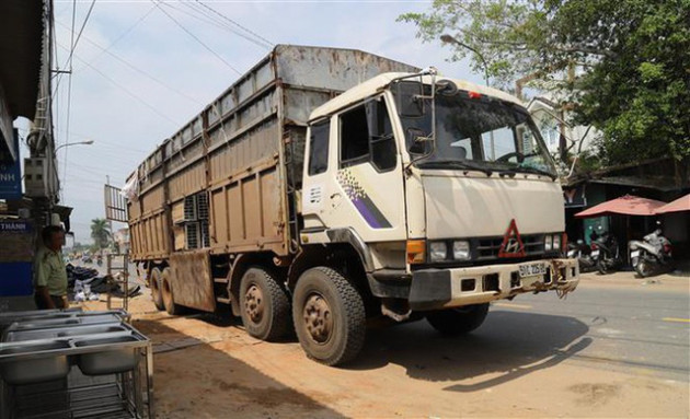 Bắt quả tang vụ vận chuyển số lượng lớn hàng điện máy không rõ nguồn gốc - Ảnh 1.