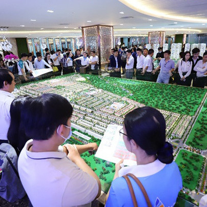 BĐS Long Thành thu hút gần 2.000 khách tham quan dự án Gem Sky World