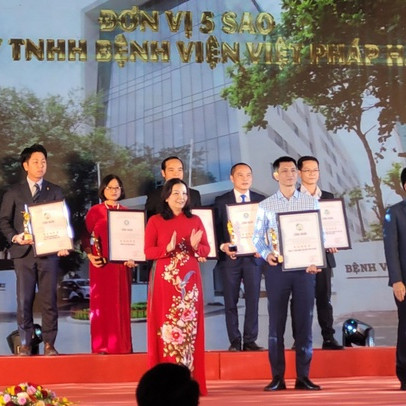 Bệnh viện Việt Pháp Hà Nội đạt danh hiệu Năng Lượng Xanh năm 2022