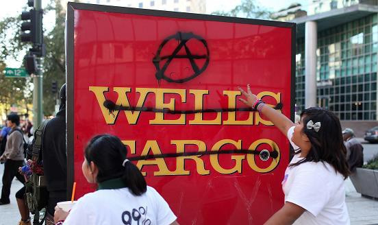 Bị ép doanh số như bã mía, nhân viên Wells Fargo đã tạo hơn 3,5 triệu tài khoản giả mạo, khiến 5.300 người bị sa thải, công ty bị phạt 185 triệu USD - Ảnh 5.