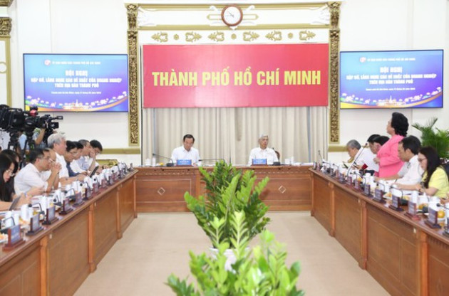 Bí thư TPHCM xem mình là 'thủ môn', đội ngũ doanh nhân là hàng 'tiền đạo'