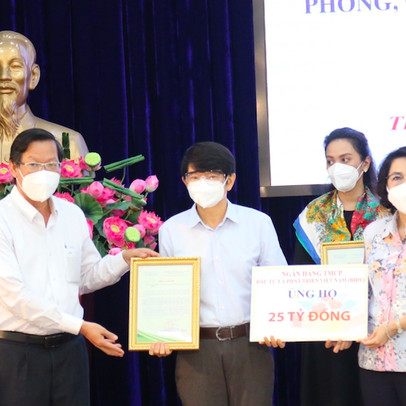 BIDV tiếp tục ủng hộ TP. Hồ Chí Minh 25 tỷ đồng để phòng, chống dịch Covid-19