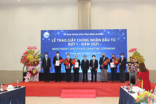 Bình Dương: Trao giấy phép đầu tư cho 5 doanh nghiệp FDI