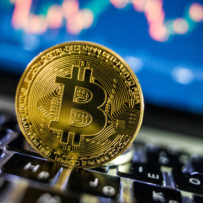 Bitcoin bất ngờ tăng dựng đứng hơn 11%