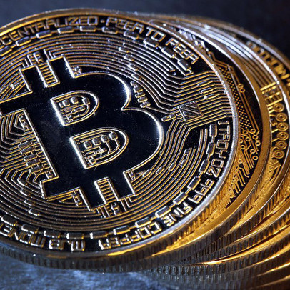 Bitcoin bất ngờ "thăng hoa", có lúc vượt qua ngưỡng 5.000 USD