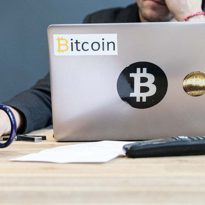 Bitcoin lao dốc thảm, đây là từ khóa mà người chơi coin đổ xô tìm kiếm trên Google để tìm ra nguyên nhân