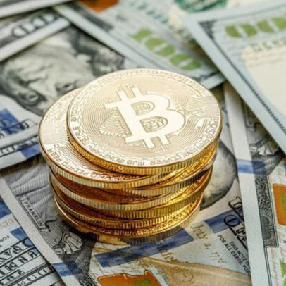 Bitcoin lao dốc thê thảm, USD và vàng tăng khi chờ đợi báo cáo lạm phát của Mỹ