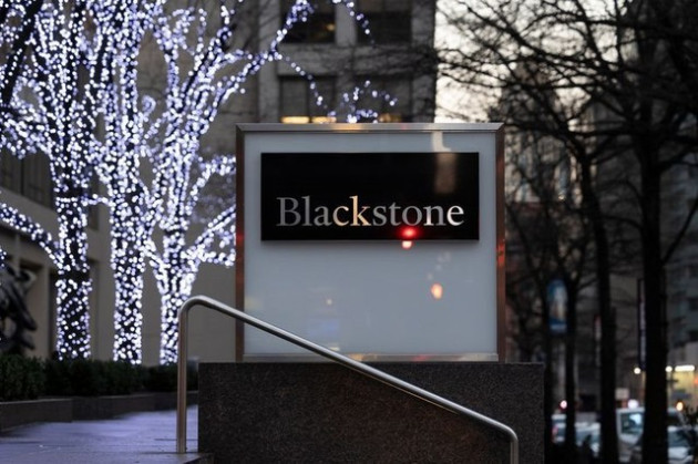 Blackstone hạn chế nhà đầu tư rút tiền khỏi quỹ đầu tư bất động sản: Dấu hiệu mới nhất cho thấy lãi suất tăng bóp nghẹt thị trường như thế nào - Ảnh 1.