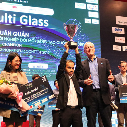 Bỏ học đại học giữa chừng, Founder Multiglass phát minh ra kính thông minh giúp tài xế chống cơn buồn ngủ, mở ra cơ hội kinh doanh với ông lớn Hàn Quốc SK Telecom