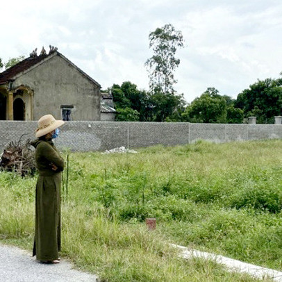 Bỏ lỡ cơ hội "lướt sóng" vì tham lãi đậm, nhà đầu tư này cay đắng chôn vốn vào miếng đất 4 năm vẫn không bán được