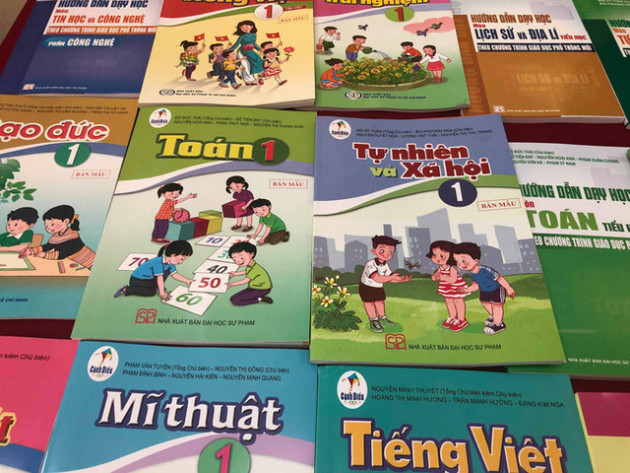 Bộ Tài chính: Phải áp giá trần đối với giá sách giáo khoa