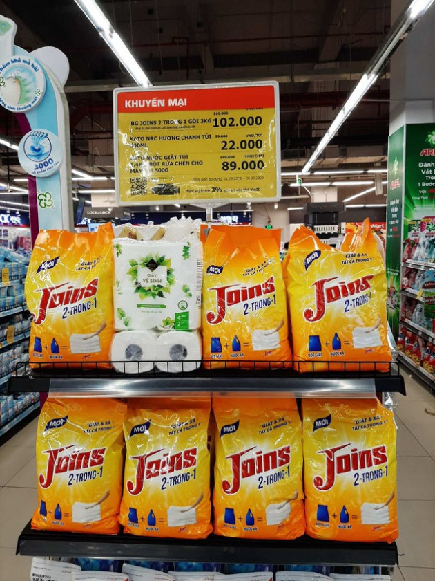 Bột giặt 2 trong 1: Có thật sự vừa sạch vừa thơm mềm như quảng cáo? - Ảnh 1.