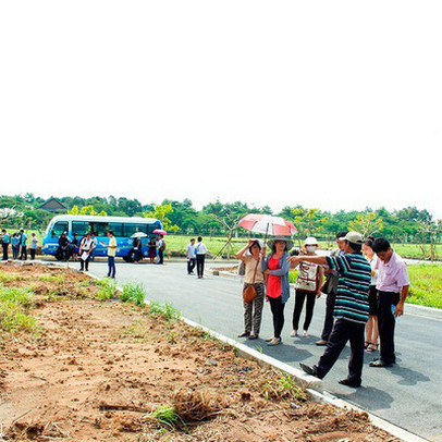 Buôn đất khiến nhiều người giàu lên một cách nhanh chóng