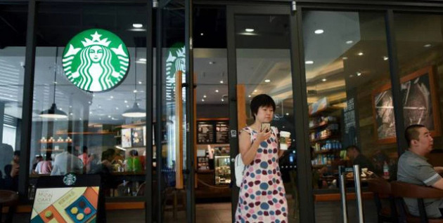  Bưu điện bán… cà phê: ‘Thế lực’ khiến Starbucks Trung Quốc khiếp vía, chưa làm gì đã có số địa điểm nhiều gấp 10 lần, cứ mỗi phút bán được 1 cốc - Ảnh 2.