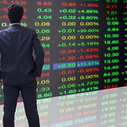 Cá nhân trong nước chấm dứt chuỗi 6 tuần mua ròng liên tiếp, tổ chức đẩy mạnh 'gom hàng'