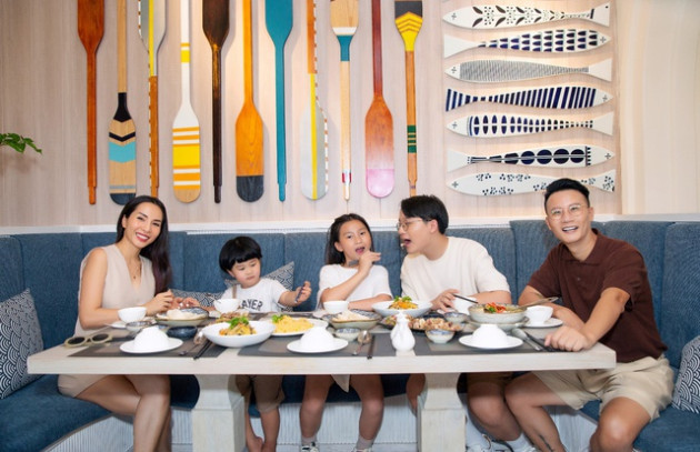 Ca sĩ Hoàng Bách bất ngờ với sự phát triển của NovaWorld Phan Thiet - Ảnh 2.