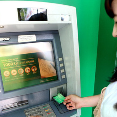 Các chị em nên biết: Từ 2021, lương của chồng có thể được chuyển thẳng vào tài khoản vợ