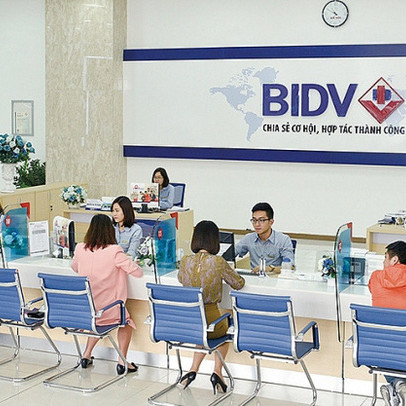Các ngân hàng và doanh nghiệp bất động sản phát hành lượng trái phiếu khổng lồ