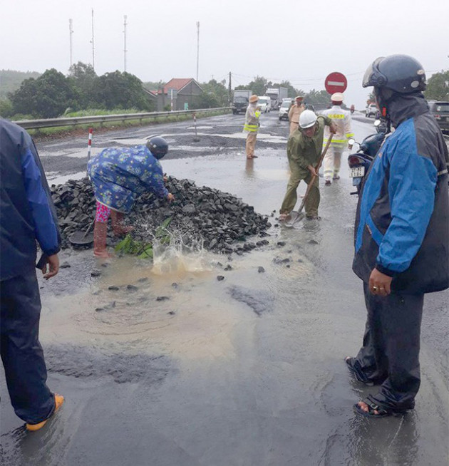 Các nhà thầu sai phạm gì tại dự án mở rộng QL1 qua Bình Định - Phú Yên? - Ảnh 1.