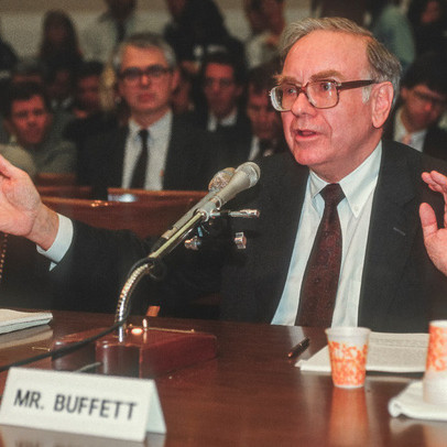 Cách Warrent Buffett, Bill Gates đập tan thành kiến về ngủ nhiều là lười, ngủ ít sẽ giàu