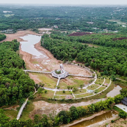 Cận cảnh dự án công viên "lạ" 15 năm bỏ hoang ở Huế bỗng dưng hút khách nước ngoài