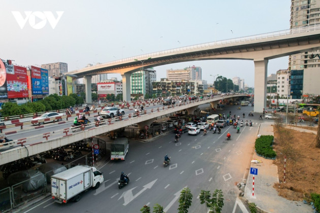 Cận cảnh đường vành đai 2 trên cao đoạn Ngã Tư Vọng - Vĩnh Tuy sắp hoàn thành - Ảnh 14.