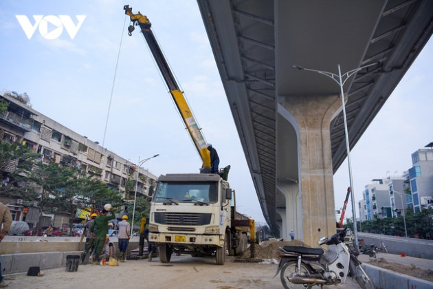 Cận cảnh đường vành đai 2 trên cao đoạn Ngã Tư Vọng - Vĩnh Tuy sắp hoàn thành - Ảnh 8.