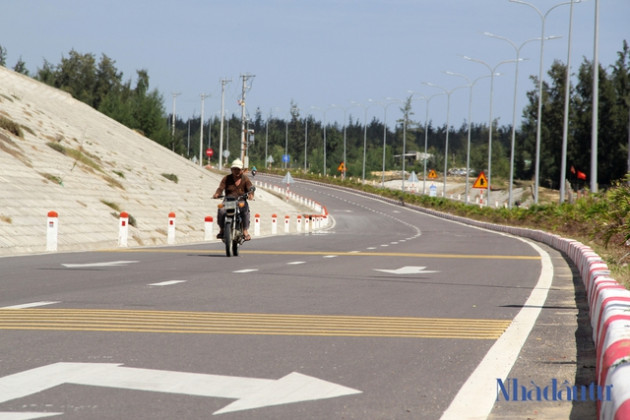 Cận cảnh đường ven biển ngàn tỷ đẹp như tranh ở Bình Định - Ảnh 4.