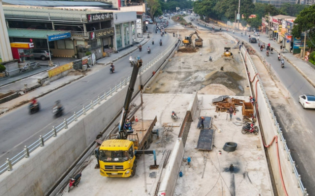 Cận cảnh hầm chui Lê Văn Lương trước ngày thông xe - Ảnh 6.