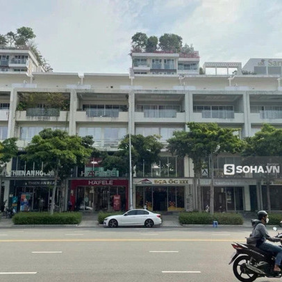 Cận cảnh khu shophouse được dân mạng ví như "cơn điên của kẻ lắm tiền"