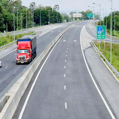 Cao tốc hơn 34 nghìn tỷ mới xong đã hỏng được thu phí toàn tuyến